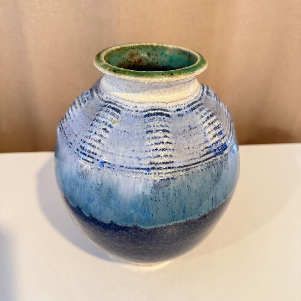 Studio Pottery Blue Ombre Ribbed‎ Glaze Stoneware Bud Vase Round Handcrafted 590